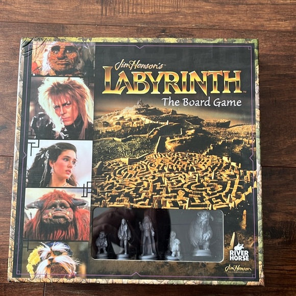 Labyrinth Board Game - Picture 1 of 3
